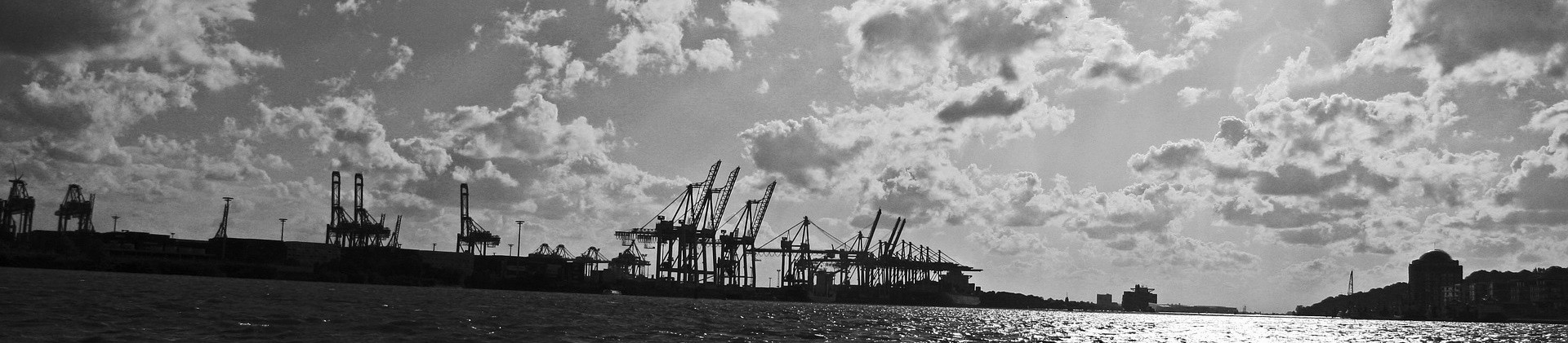 운반하역기기의-대명사